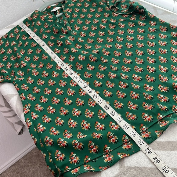 Cabi Green Floral Women's Top Blouse style #3252‎ Size Medium - Picture 10 of 10